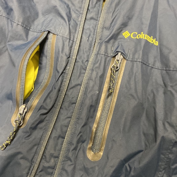 Columbia Boys Winter Coat. 10/12 - Picture 10 of 13